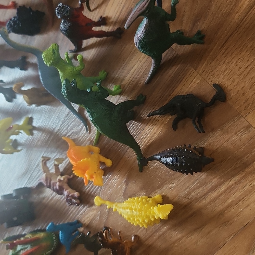 Dinosaur Toy Set for Kids 39 Total - Picture 2 of 6